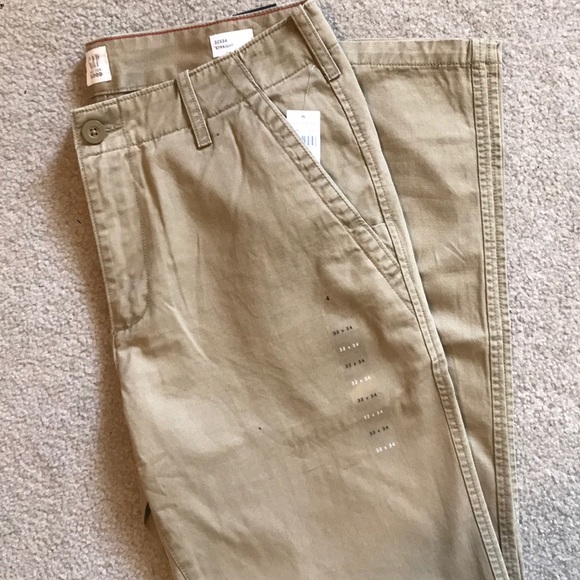 GAP khakis straight fit.  32x34 - Picture 2 of 2